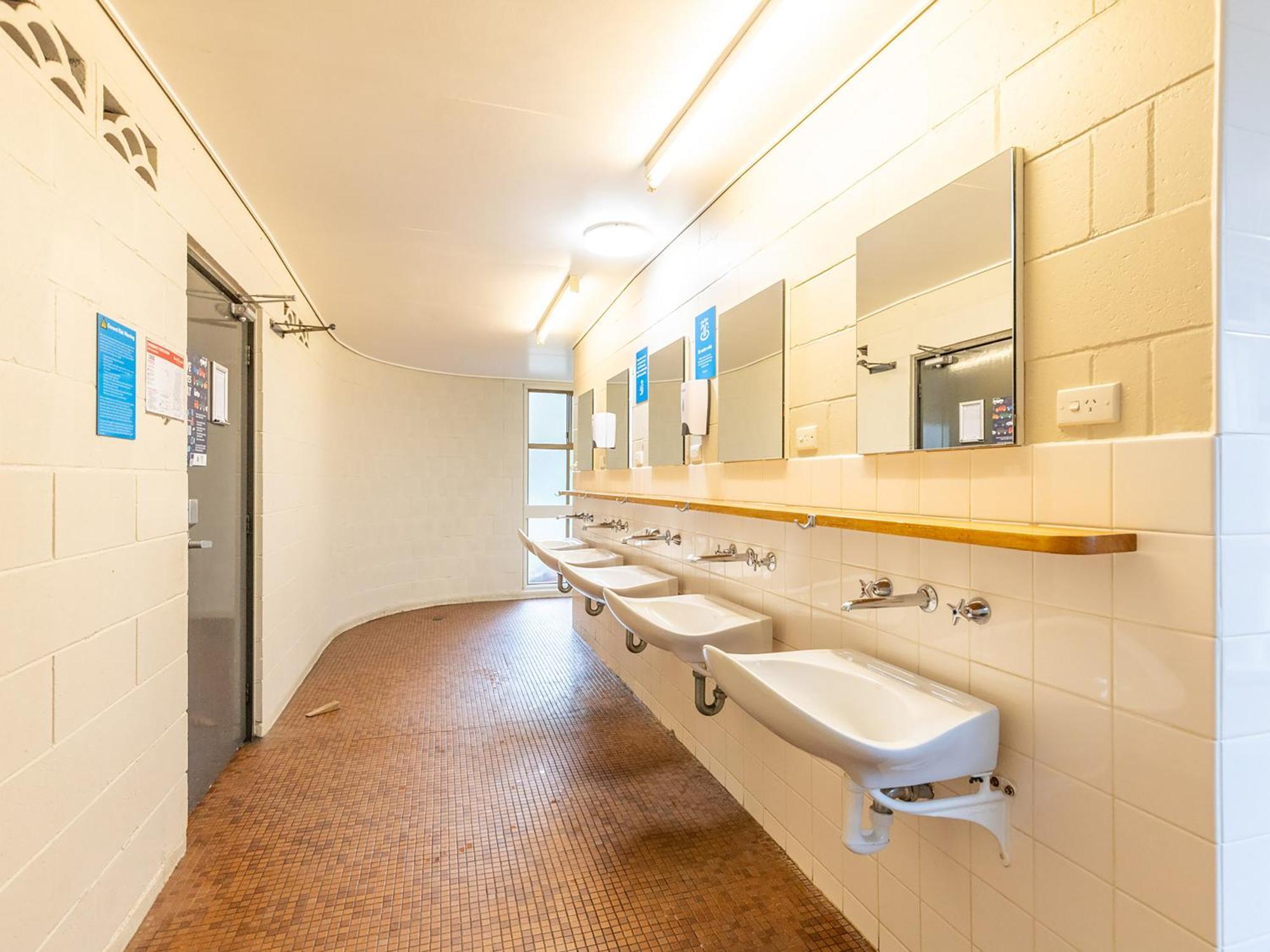 Nrma Bairnsdale Riverside Holiday Park Esterno foto