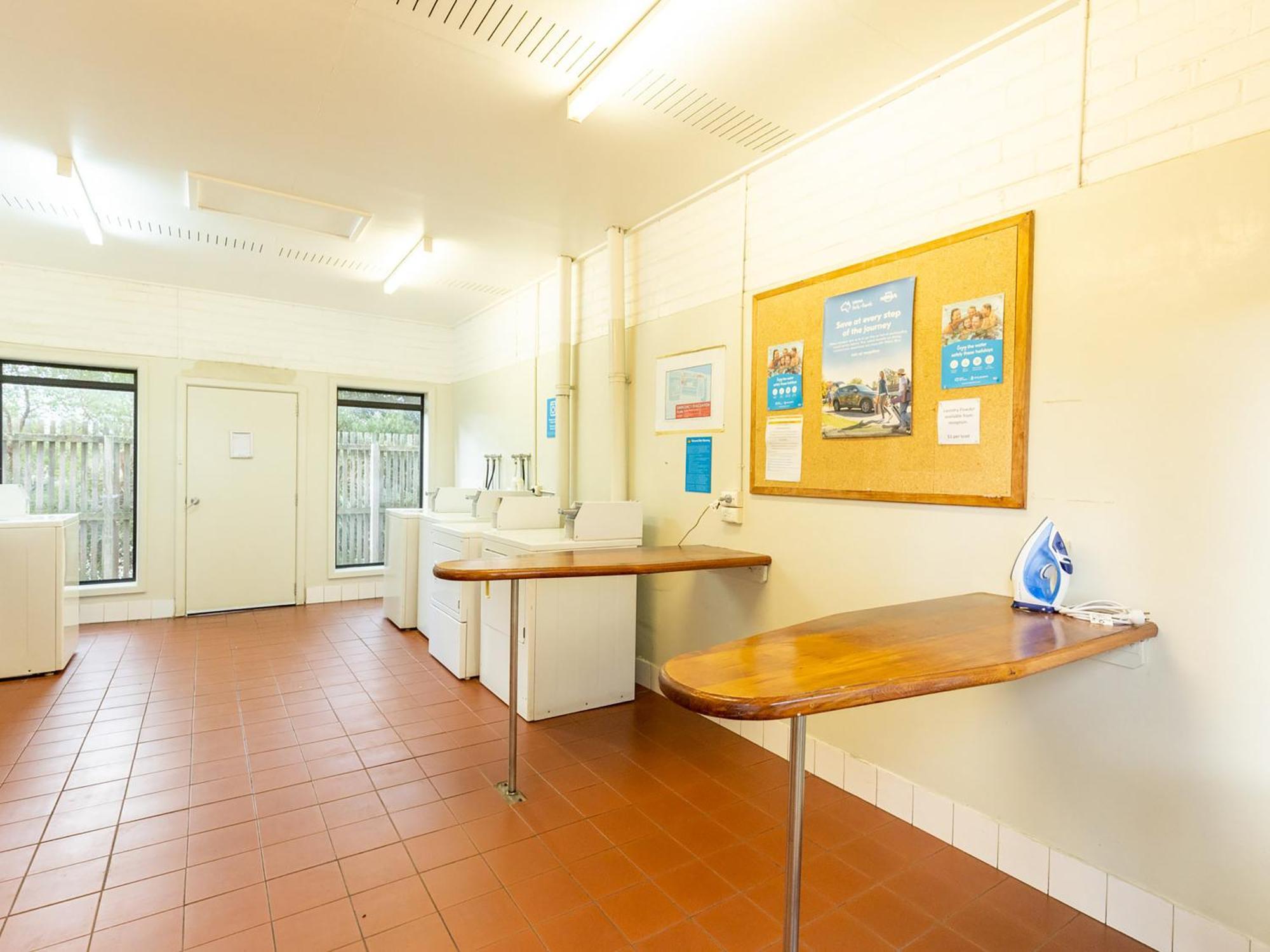 Nrma Bairnsdale Riverside Holiday Park Esterno foto