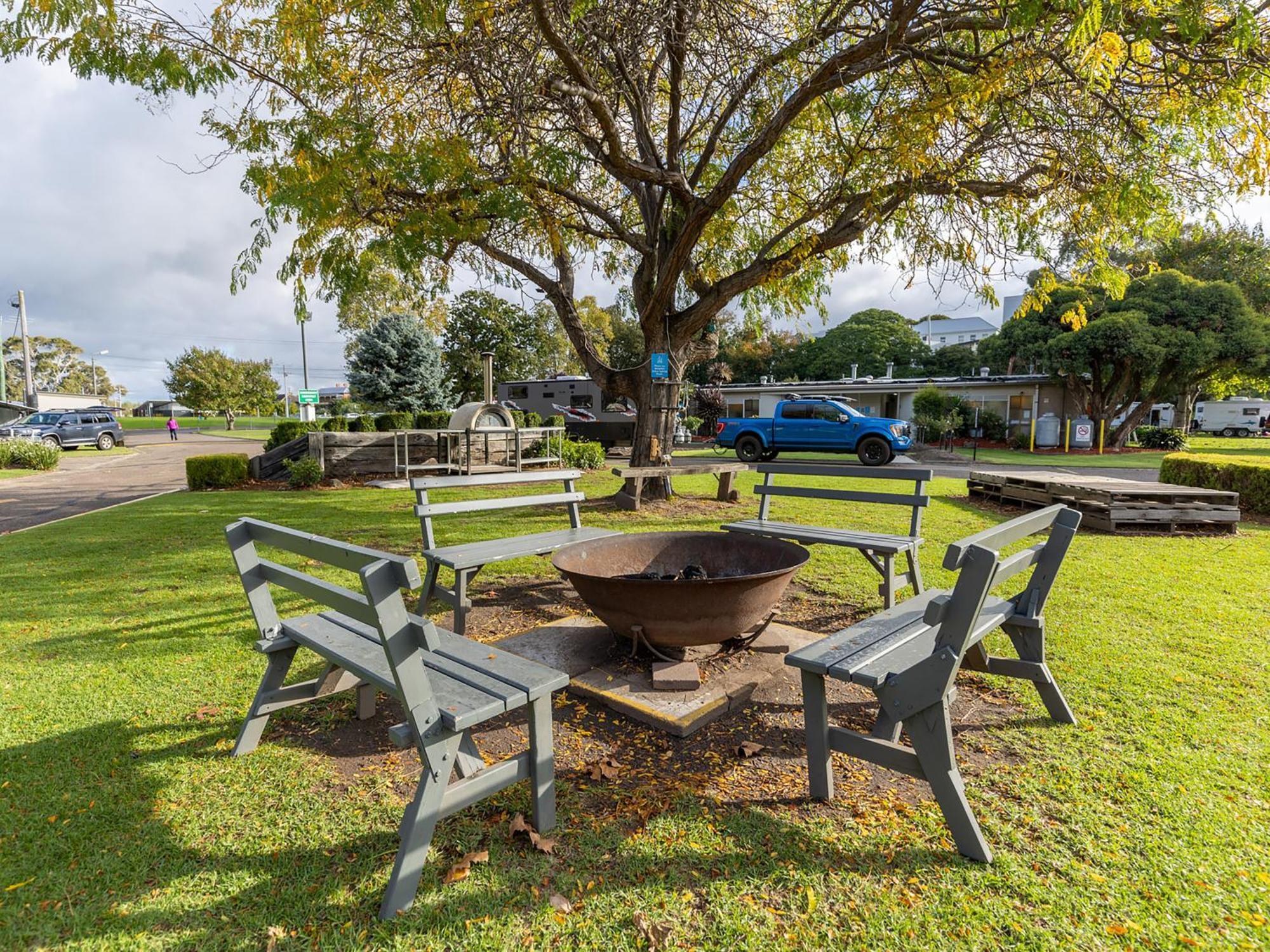 Nrma Bairnsdale Riverside Holiday Park Esterno foto