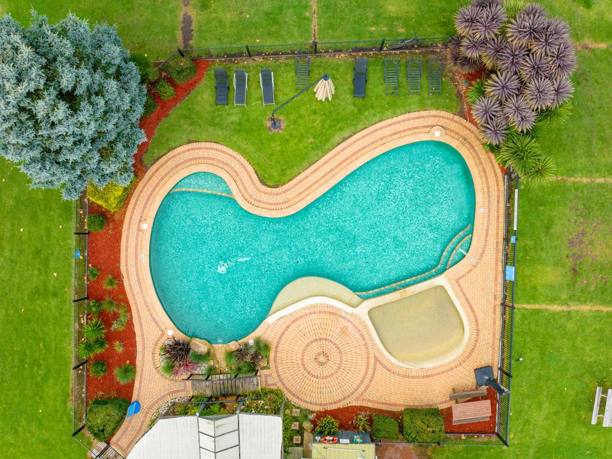 Nrma Bairnsdale Riverside Holiday Park Esterno foto