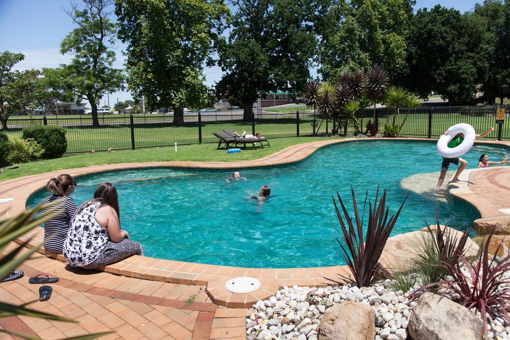 Nrma Bairnsdale Riverside Holiday Park Esterno foto
