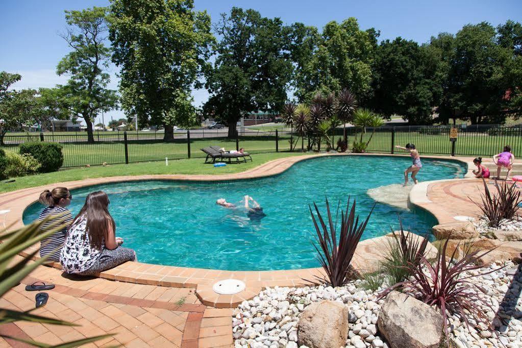 Nrma Bairnsdale Riverside Holiday Park Esterno foto